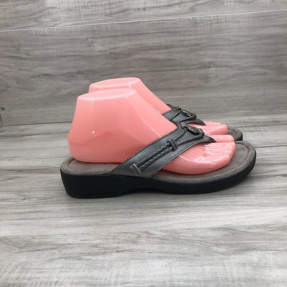 Minnetonka Sandals Women's 8 Pewter Leather Flip Flop Slip On Shoes - Picture 3 of 12